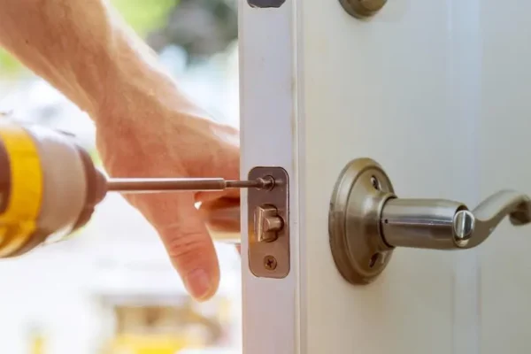 Residential Locksmiths Replace Door Knobs